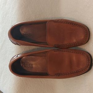 Bass, loafers